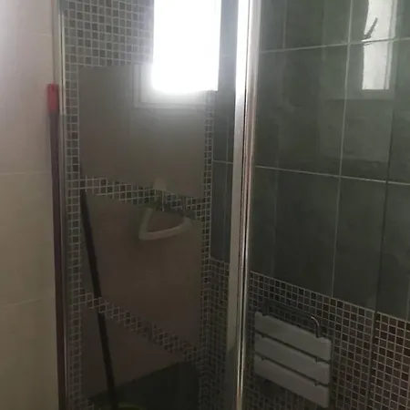 Acogedor En Zona Residencial Con Piscina Torrevieja